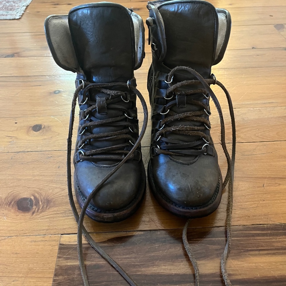 Freebird Devon Shoes. Women’s size 6